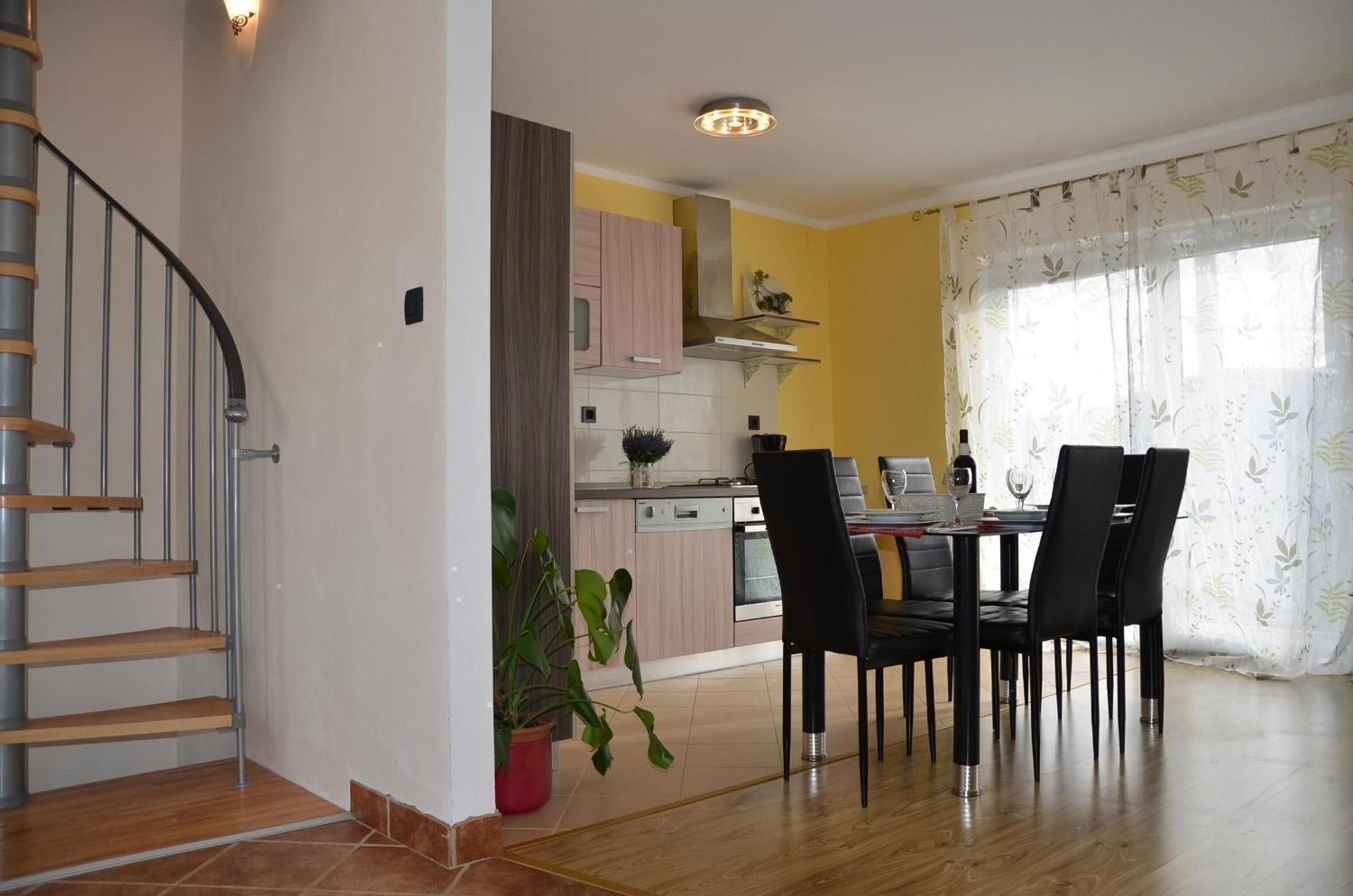 Grosses Ferienhaus Mit Eigenem Pool Und Terrasse Crikvenica Exterior photo