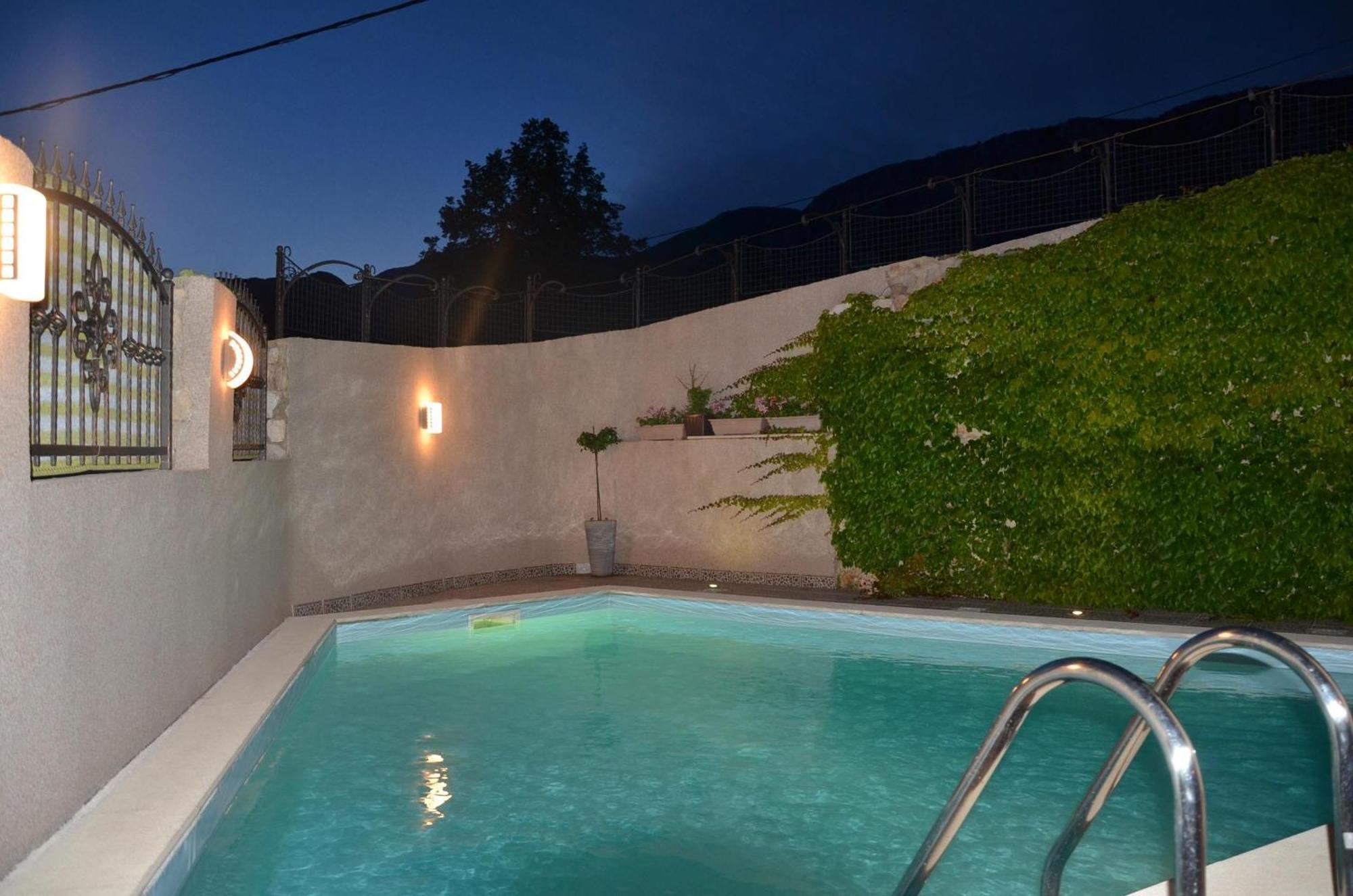 Grosses Ferienhaus Mit Eigenem Pool Und Terrasse Crikvenica Exterior photo